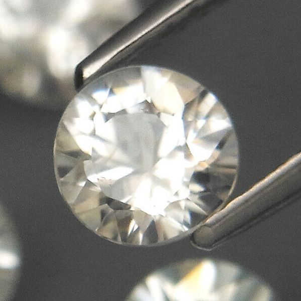 Белые цирконы 1.90ct пара