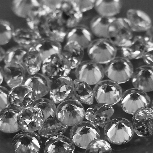 Белые цирконы 2.31ct 2.5 мм 25 шт