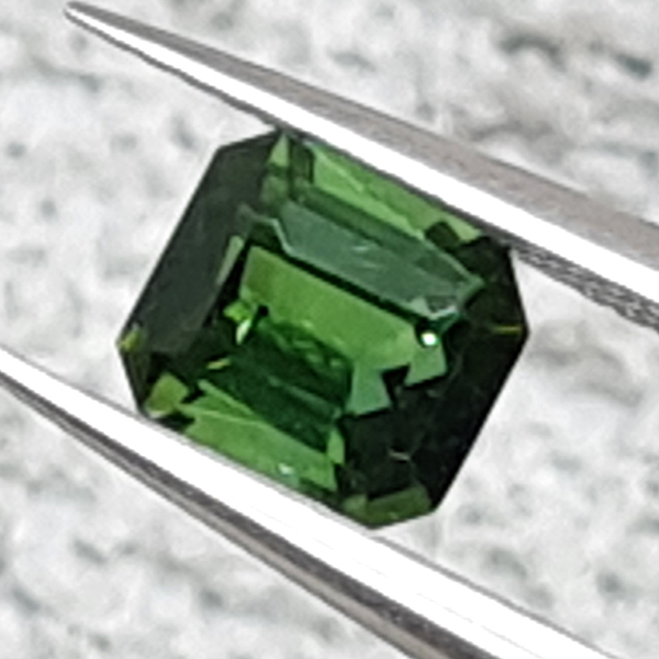 Зеленый турмалин 0.90ct