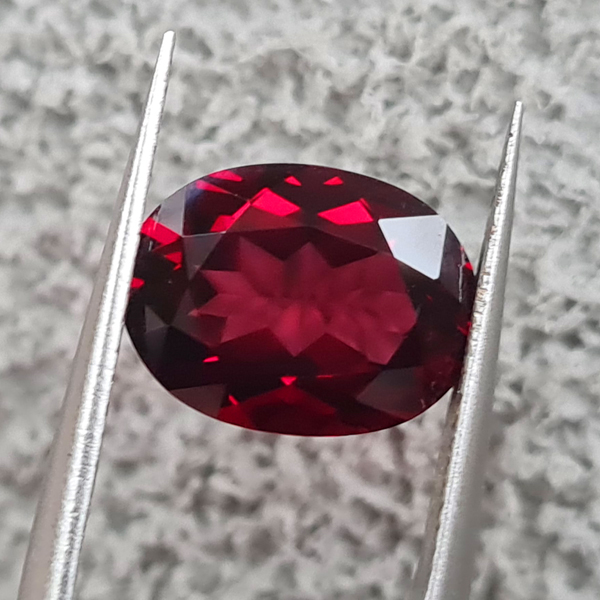 Родолит гранат 3.95ct
