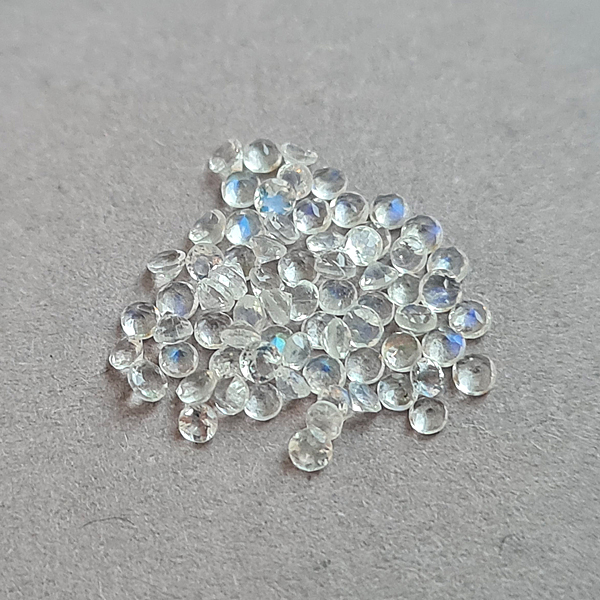 Лунные камни 0.40ct 1.5 мм 25 шт