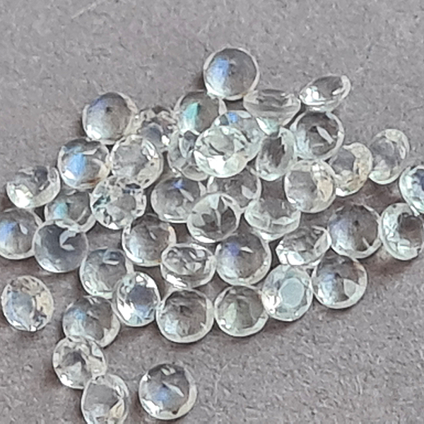 Лунные камни 0.85ct 2 мм 25 шт