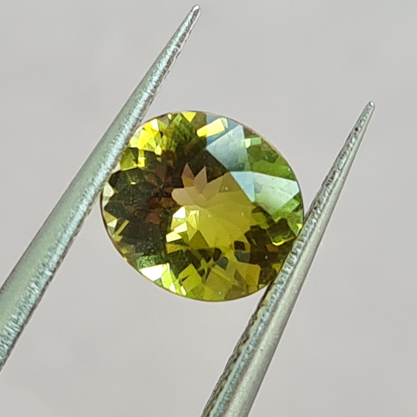 Полихромный турмалин 1.05ct