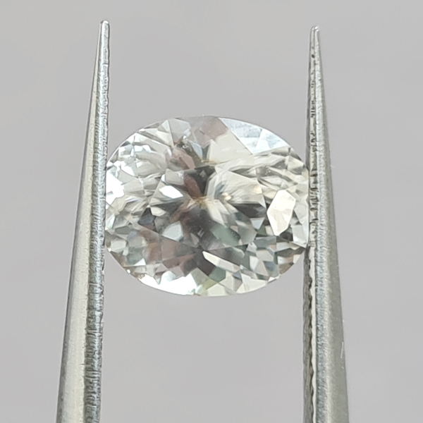 Белый циркон 2.40ct