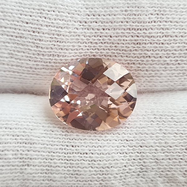 Персиковый морганит 3.60ct