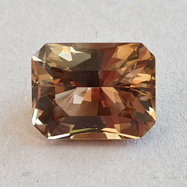 Топаз империал 10.60ct