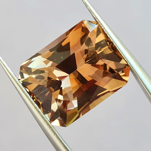 Топаз империал 10.60ct