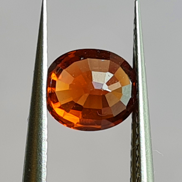 Оранжево-красный циркон 1.40ct