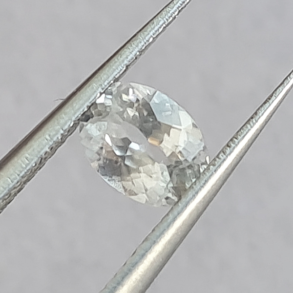 Белые цирконы 1.95ct пара