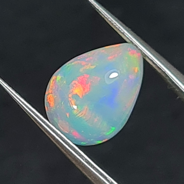 Белый опал 3.32ct
