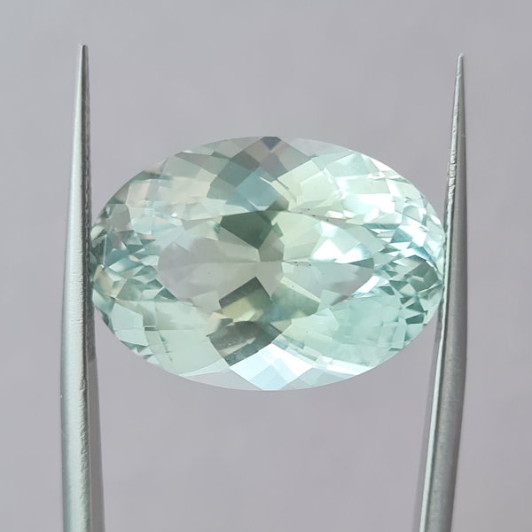Зеленый топаз 22.10ct