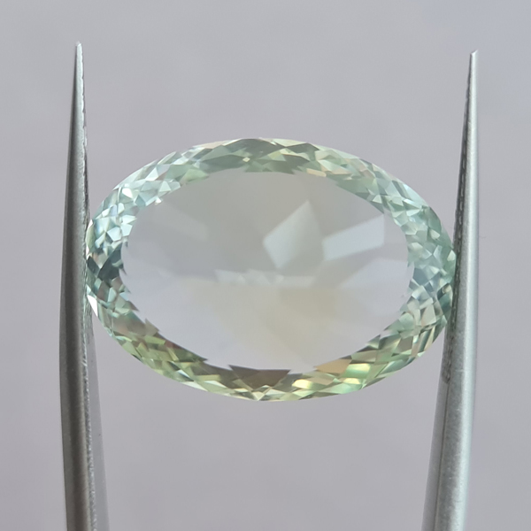 Зеленый топаз 22.10ct