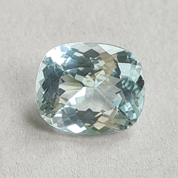 Аквамариновый топаз 9.25ct