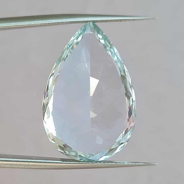 Аквамариновый топаз 30.90ct