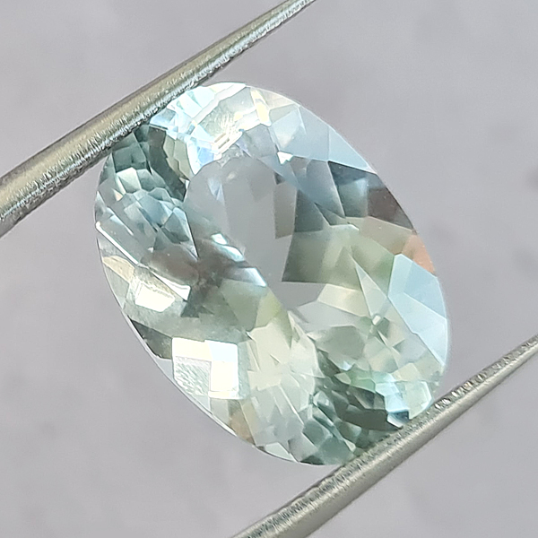 Аквамариновый топаз 10.90ct