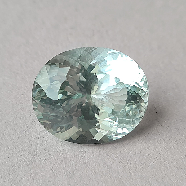 Аквамариновый топаз 33.75ct