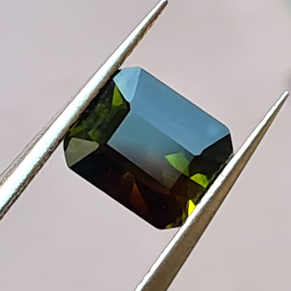 Полихромный турмалин 2.05ct