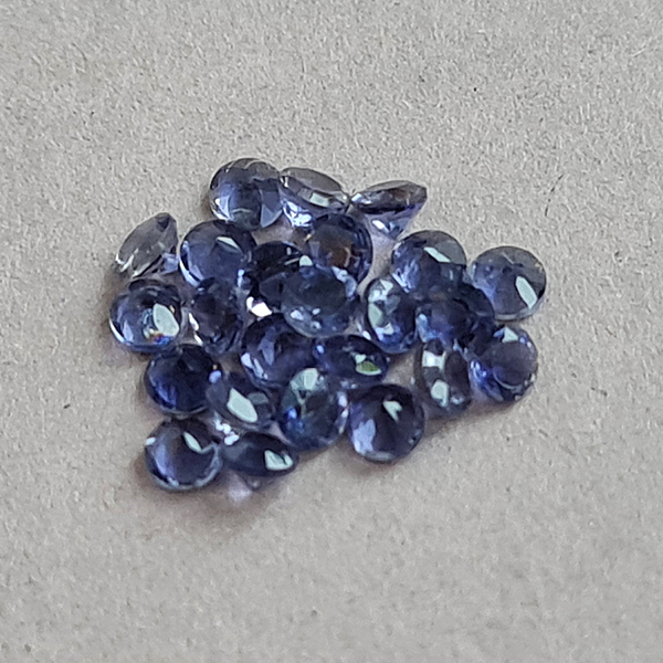 Иолиты 0.91ct 2.5мм 15 шт