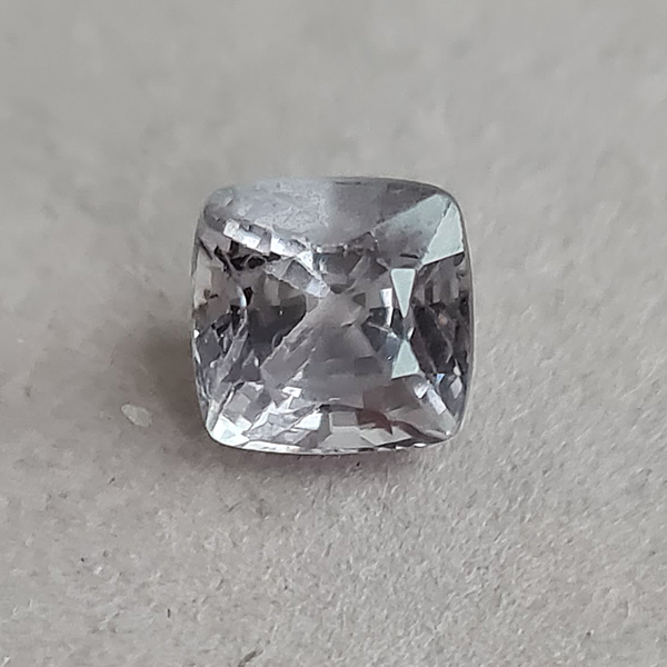 Серая шпинель 1.45ct