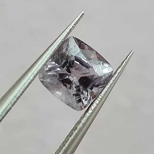Серая шпинель 1.45ct