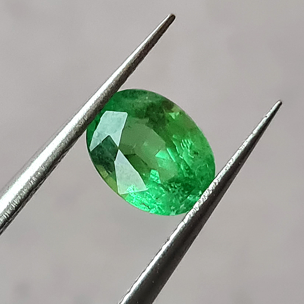 Цаворит гранат 1.23ct