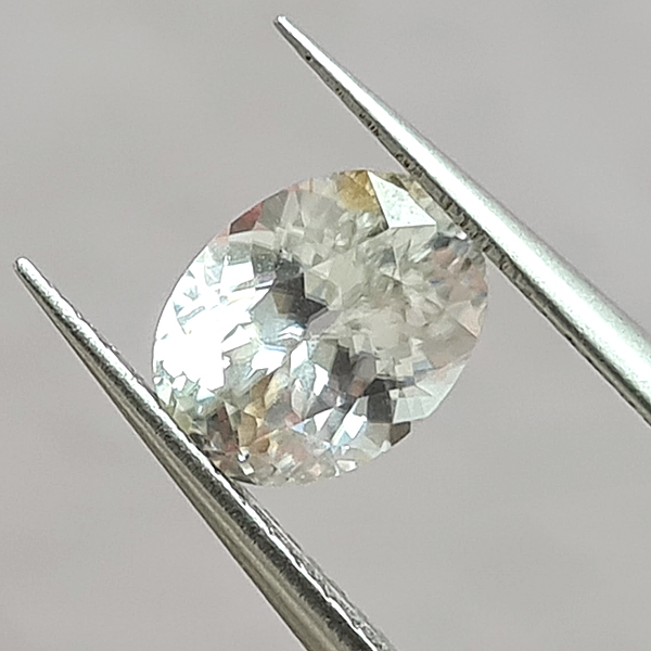 Белый циркон 2.01ct