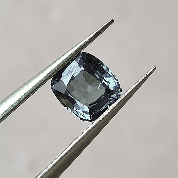Серая шпинель 1.15ct