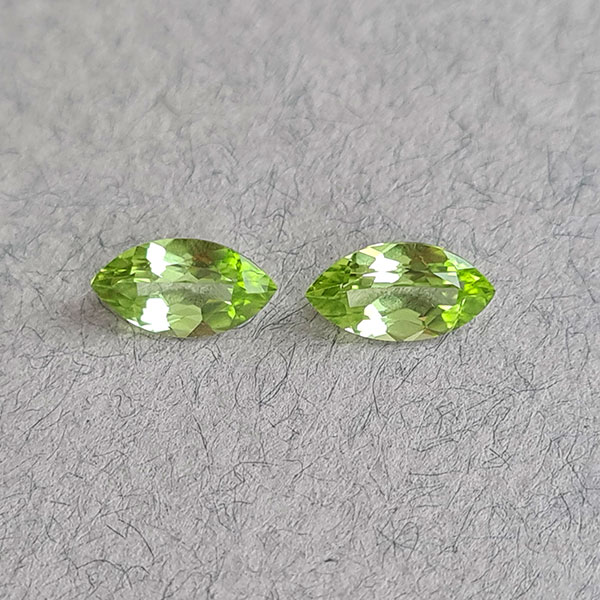 Хризолиты 1.75ct пара