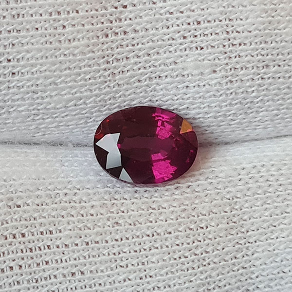 Умбалит гранат 1.43ct