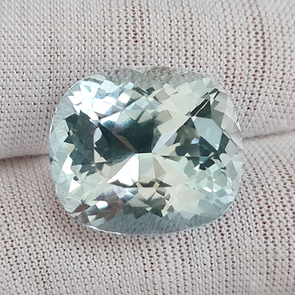 Аквамариновый топаз 25.45ct