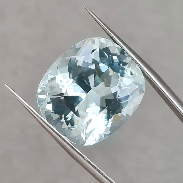 Аквамариновый топаз 25.45ct