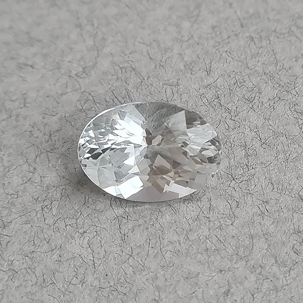 Белый топаз 8.65ct