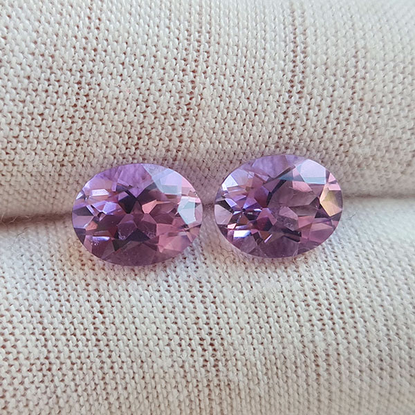 Бразильские аметисты 3.55ct пара