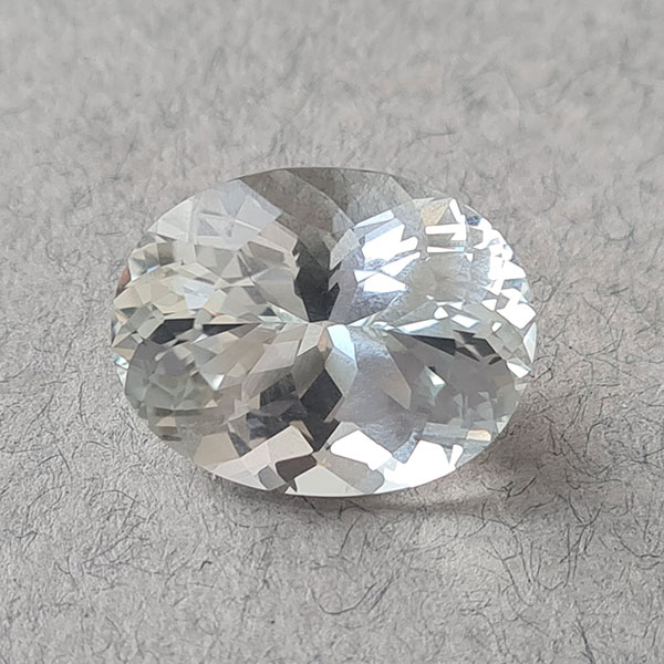 Белый топаз 18.05ct