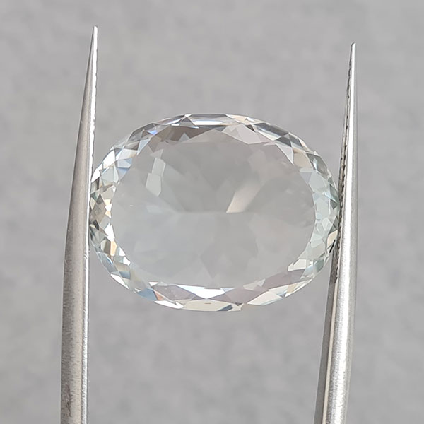 Белый топаз 18.05ct