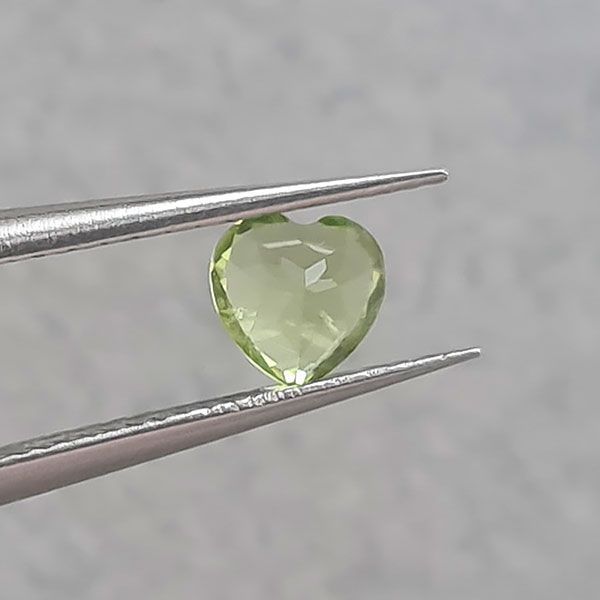 Хризолиты 1.10ct пара