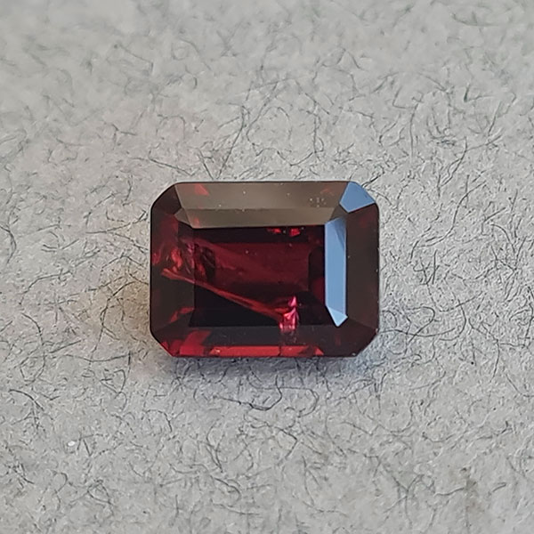 Родолит гранат 2.86ct