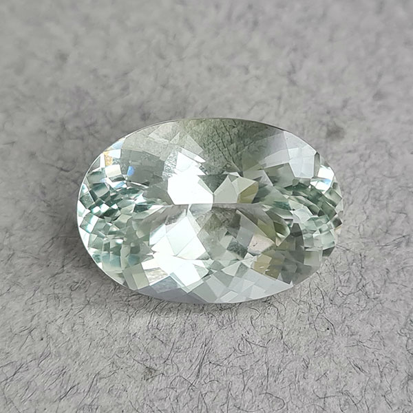 Аква топаз 26.80ct