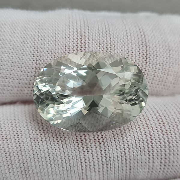 Аква топаз 26.80ct
