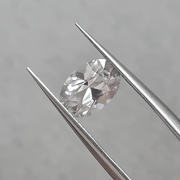 Белый циркон 1.95ct