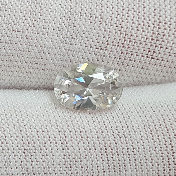 Белый циркон 1.95ct