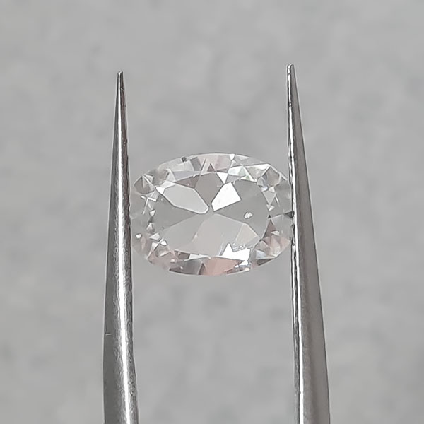 Белый циркон 1.95ct