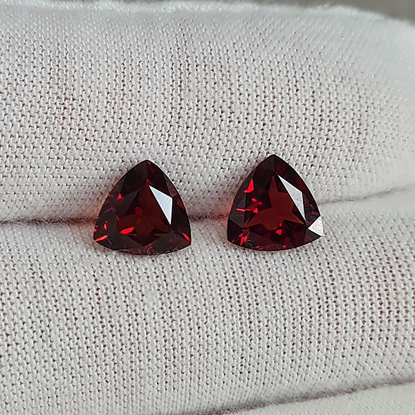 Гранаты 3.30ct пара