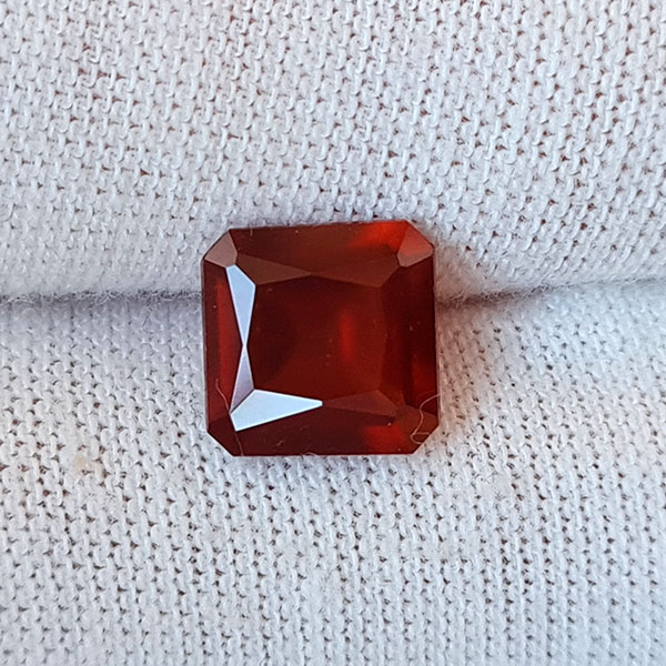 Гессонит гранат 2.44ct