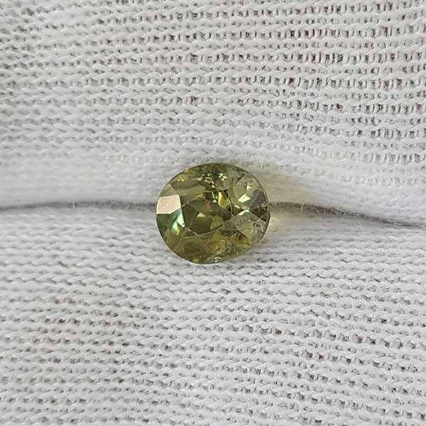 Демантоид гранат 0.88ct