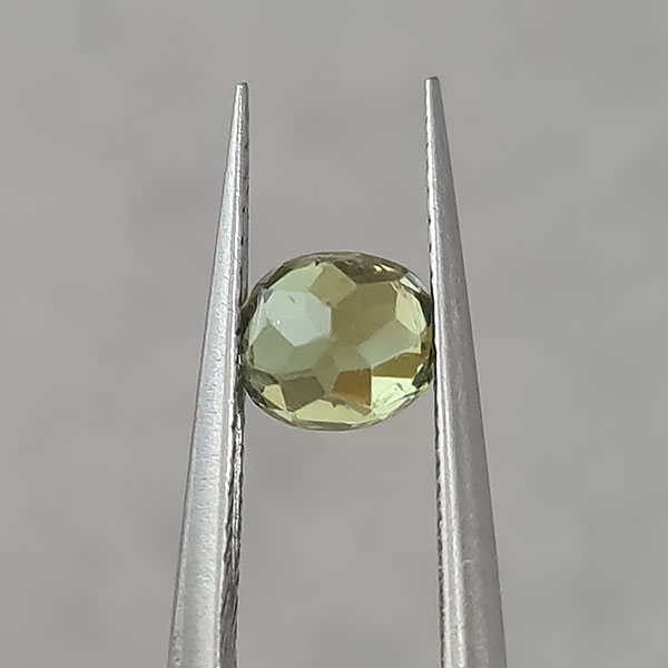 Демантоид гранат 0.88ct