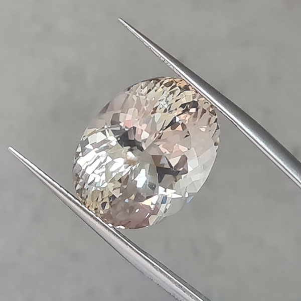 Топаз шампань 13.80ct