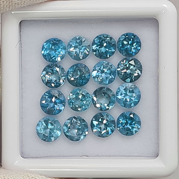 Топазы London Blue 5.05ct 4 мм 16 шт