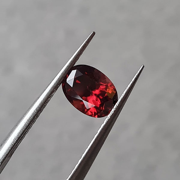 Циркон гиацинт 1.40ct