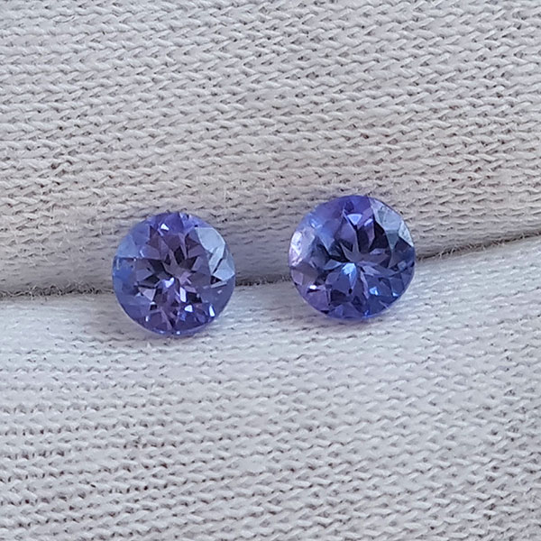 Танзаниты 1.08ct пара